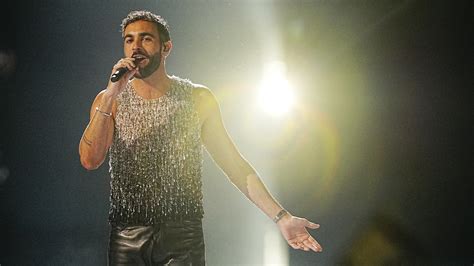 vestito mengoni versace|Eurovision Song Contest 2023, Marco Mengoni illumina .